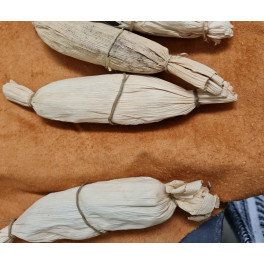 Räucherharz aus Mexico, Copal - abgepackt in Blätter, ganze Stücke