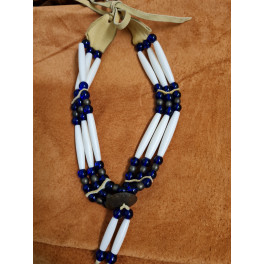 Hals-Choker aus Knochen, Glas, Messing, Kanada