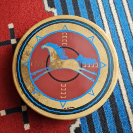 Trommel aus dem Taos Pueblo "Horse Coming Drum"