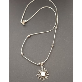 Kette Zuchtopal mit Sonnenmotiv
