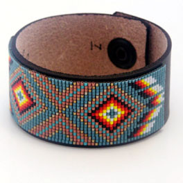 Armband mit Perlenarbeit, indianische Handarbeit