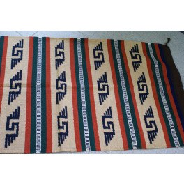Gewobener, kleiner Teppich