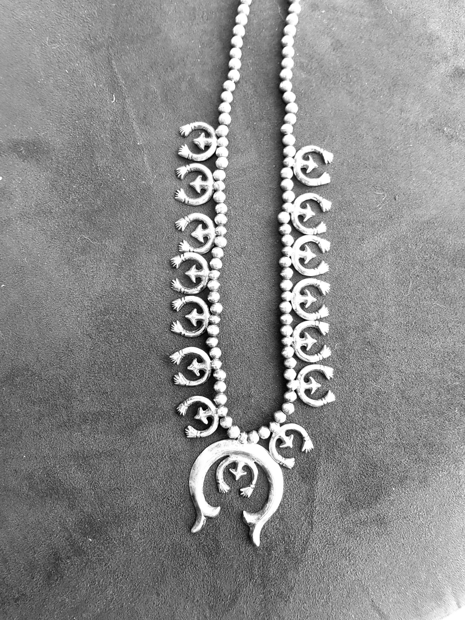 Navajo Schmuck, Squash Blossom