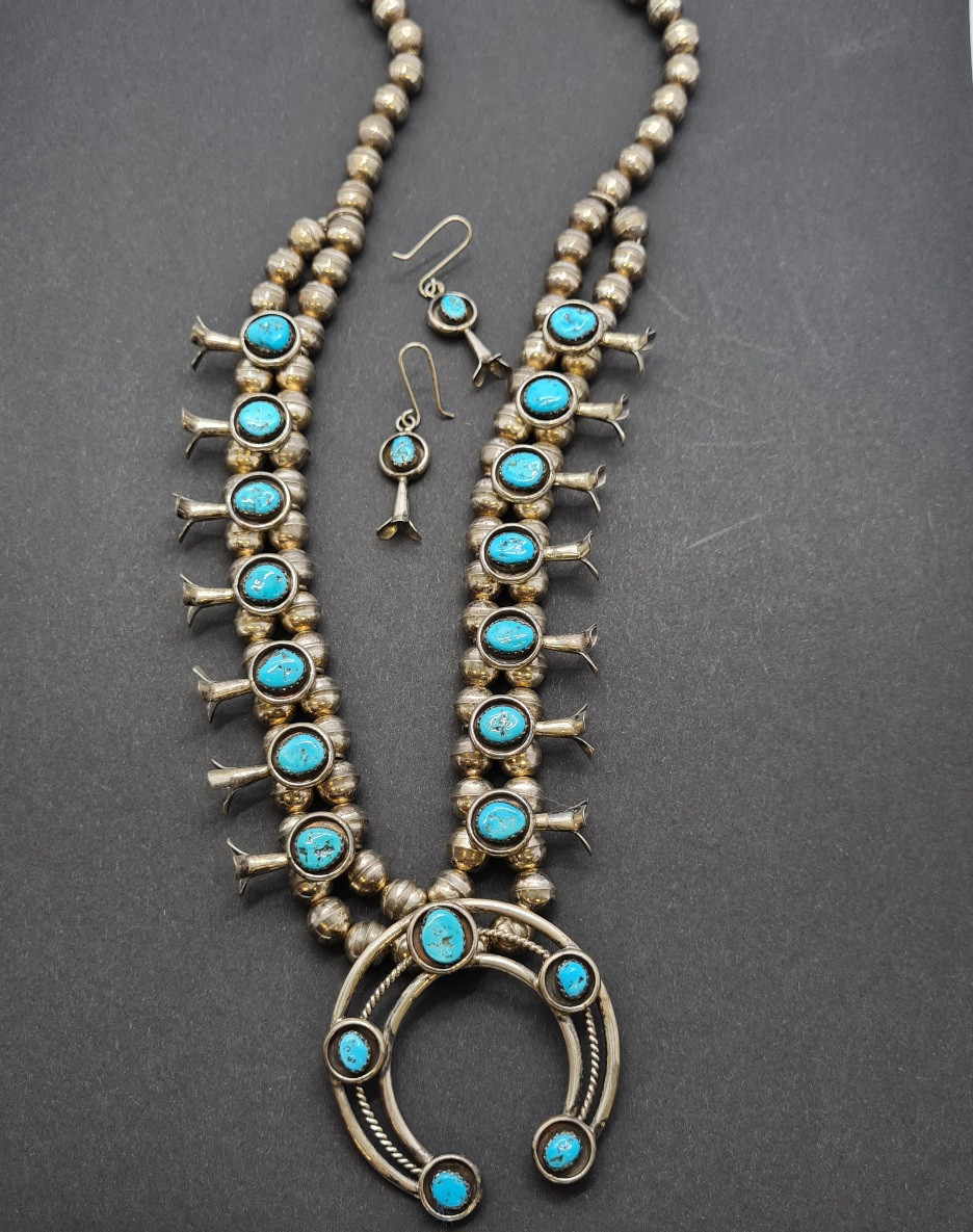 Navajo Schmuck, Squash Blossom