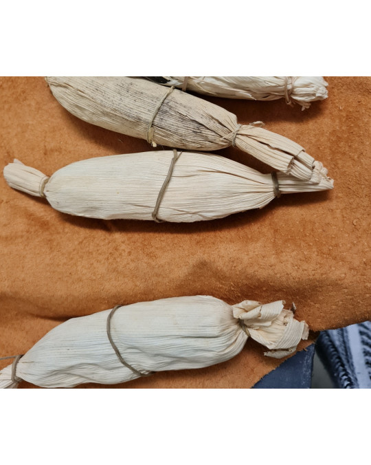 Räucherharz aus Mexico, Copal - abgepackt in Blätter, ganze Stücke