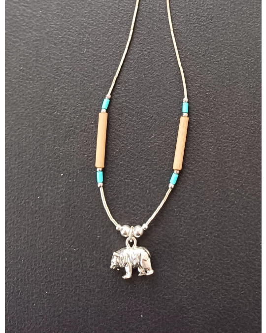 Kurze Liquid Silver Kette mit Bärenanhänger und Bambusakzenten