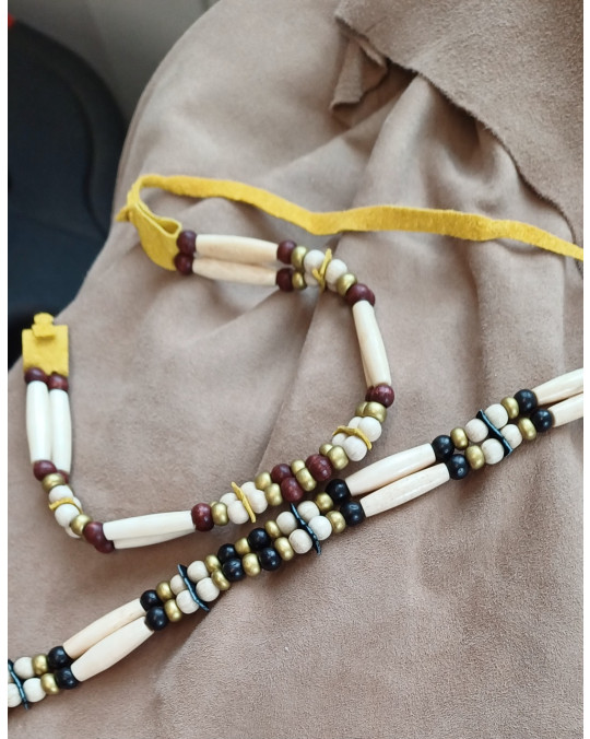 Schmuck für den Hals aus indianischer Handarbeit in 2 Farben
