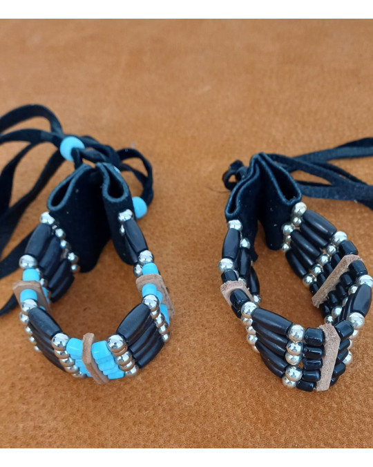 Breites Armband der Huronen aus Horn, Glasperlen in div. Farben