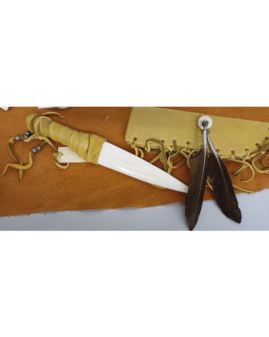 Messer aus indianischer Handarbeit aus Knochen