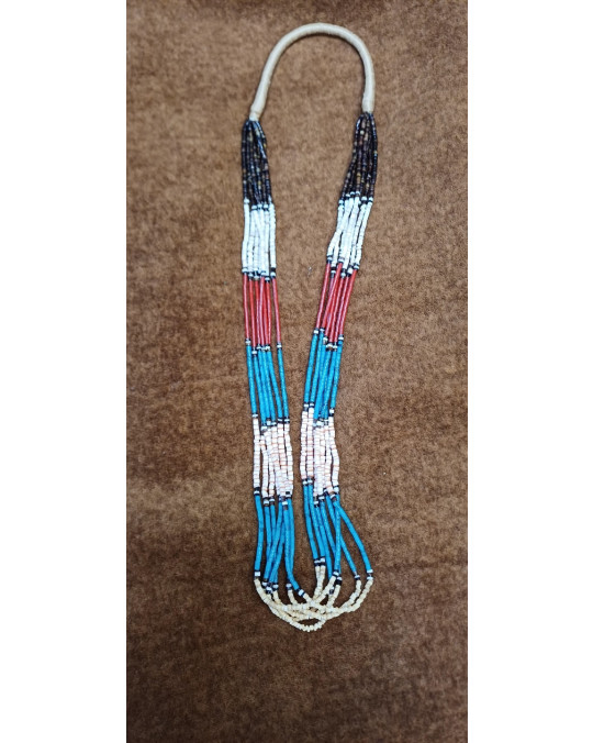 Mehrsträngige Naturkette aus Muscheln, Korallen und Howlith