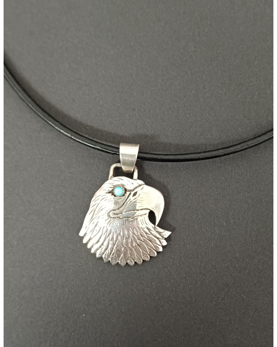 Anhänger Adlerkopf mit Türkis an Leder-Kette