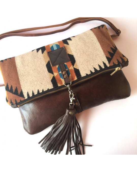 Grosse Ethno Clutch/Crossbodytasche aus Wollstoff und Leder - faltbar