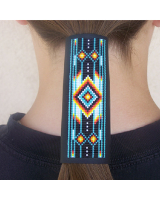 Haarschmuck aus Leder mit Perlenarbeit