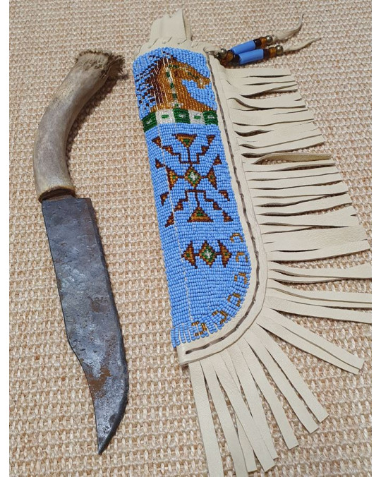 Messerscheide aus indianischer Handarbeit