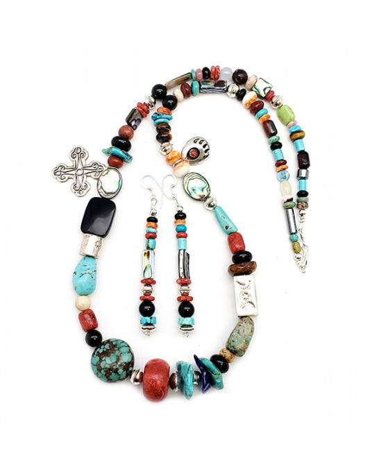 Multicolor Kette mit vielen speziellen Details - Set mit Ohringen