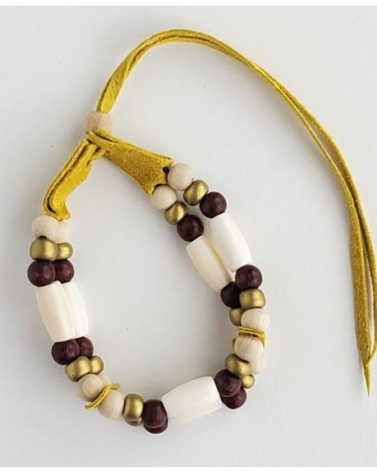 Armband aus Holzperlen, Messing und Rehleder, indianische Handarbeit