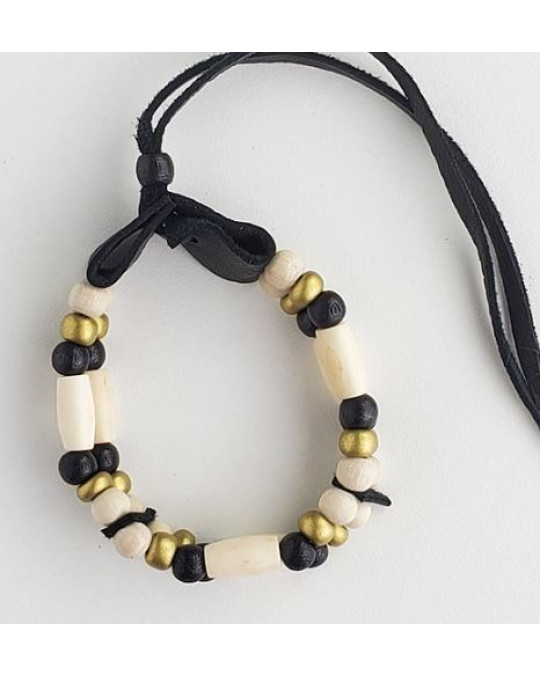 Armband aus Holzperlen, Messing und Rehleder, indianische Handarbeit